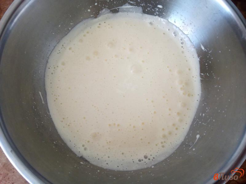 Фото приготовление рецепта: Бисквитный медовик с заварным кремом шаг №3