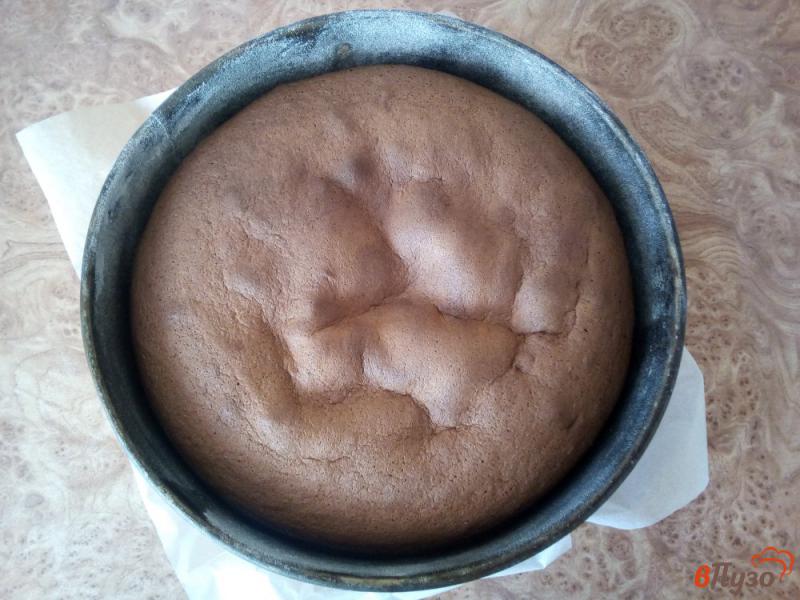 Фото приготовление рецепта: Бисквитный медовик с заварным кремом шаг №7