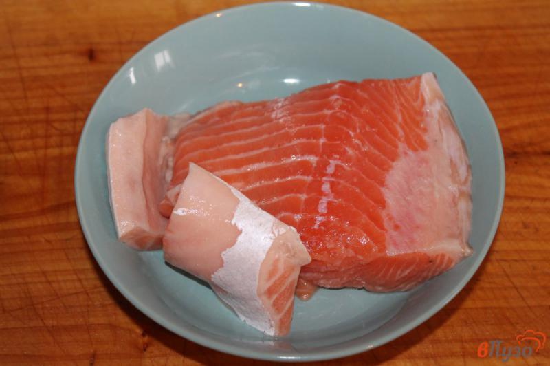 Фото приготовление рецепта: Засол красной рыбы в зелени на бутерброды шаг №1