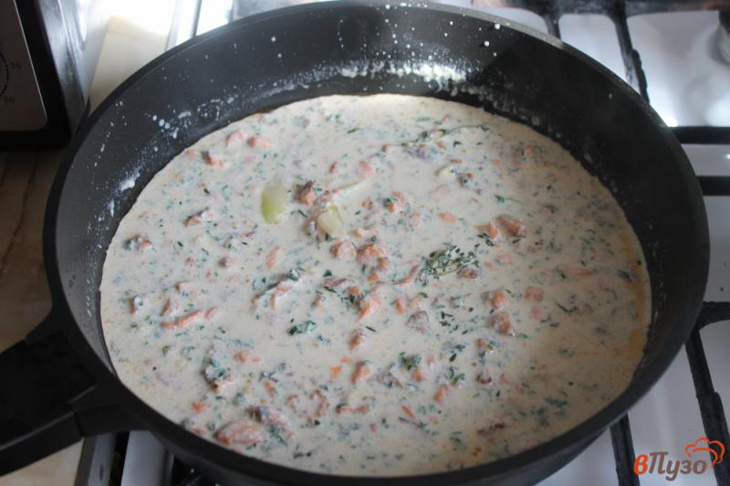 Фото приготовление рецепта: Спагетти со сливочно - горчичным соусом и лососем шаг №5