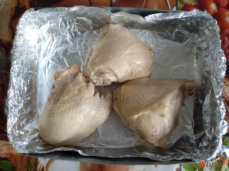 Фото приготовление рецепта: Куриные бедра в сырном соусе шаг №5