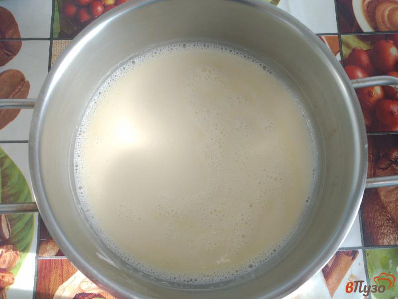 Фото приготовление рецепта: Куриные бедра в сырном соусе шаг №8