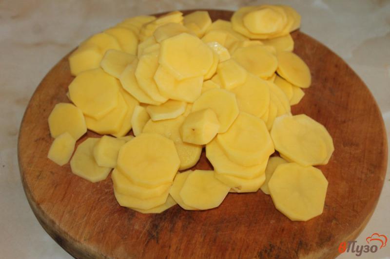 Фото приготовление рецепта: Картофель с овощами и свининой в духовке шаг №5