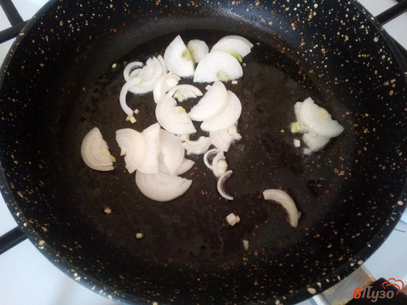 Фото приготовление рецепта: Салат из жареной свиной печени шаг №1