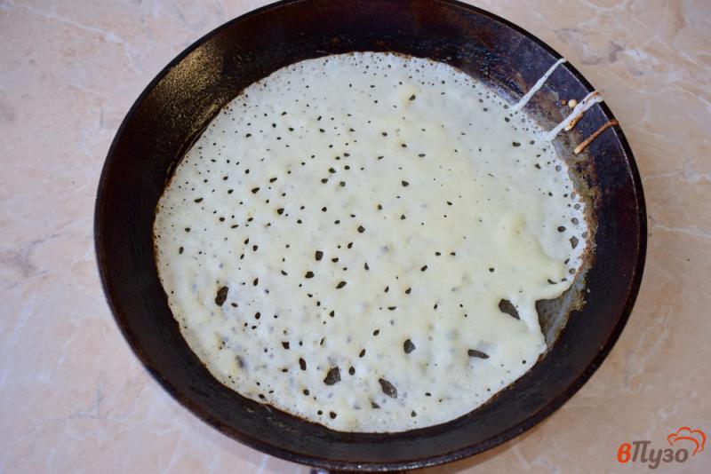 Фото приготовление рецепта: Ажурные блины без дрожжей на сковороде шаг №4