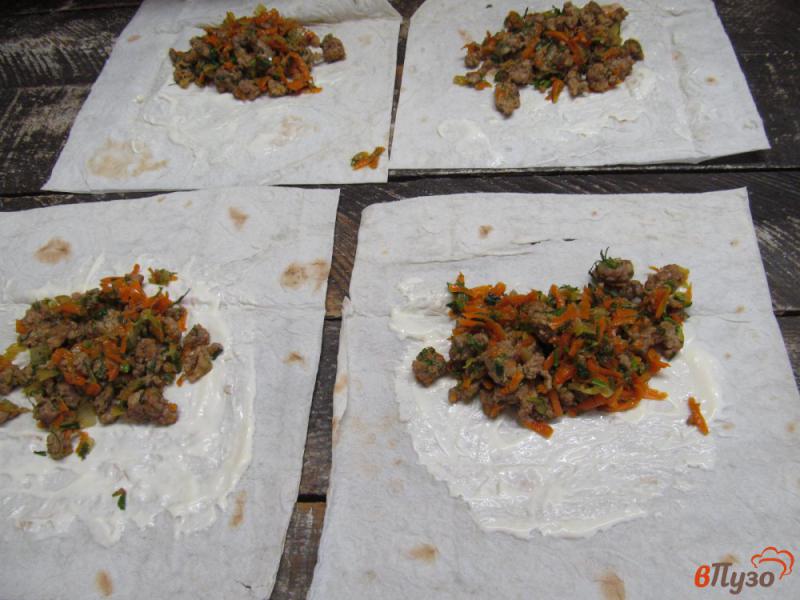 Фото приготовление рецепта: Пирожки с фаршем из лаваша шаг №4
