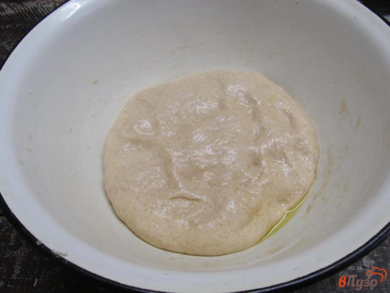 Фото приготовление рецепта: Пшенично-ржаной батон шаг №4