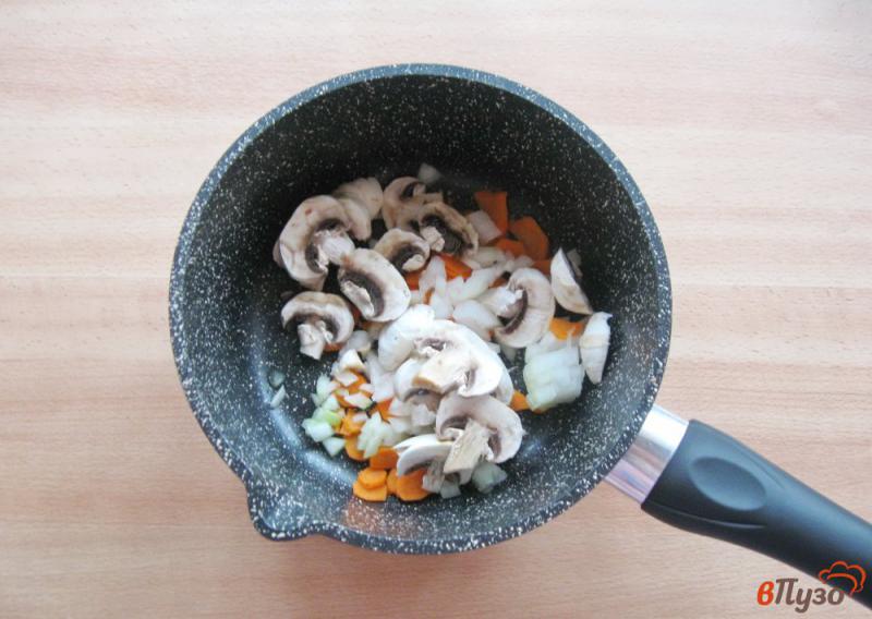 Фото приготовление рецепта: Пшенная каша с грибами шаг №2