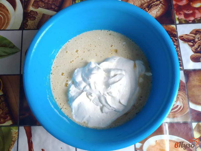 Фото приготовление рецепта: Пирог со сметанной заливкой шаг №9