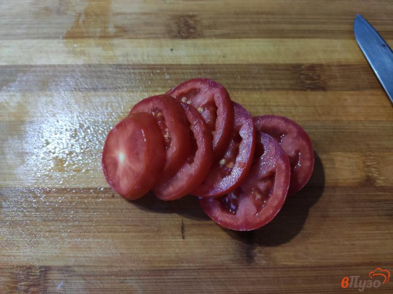 Фото приготовление рецепта: Кабачковые оладьи с плавленным сырком и помидором шаг №7