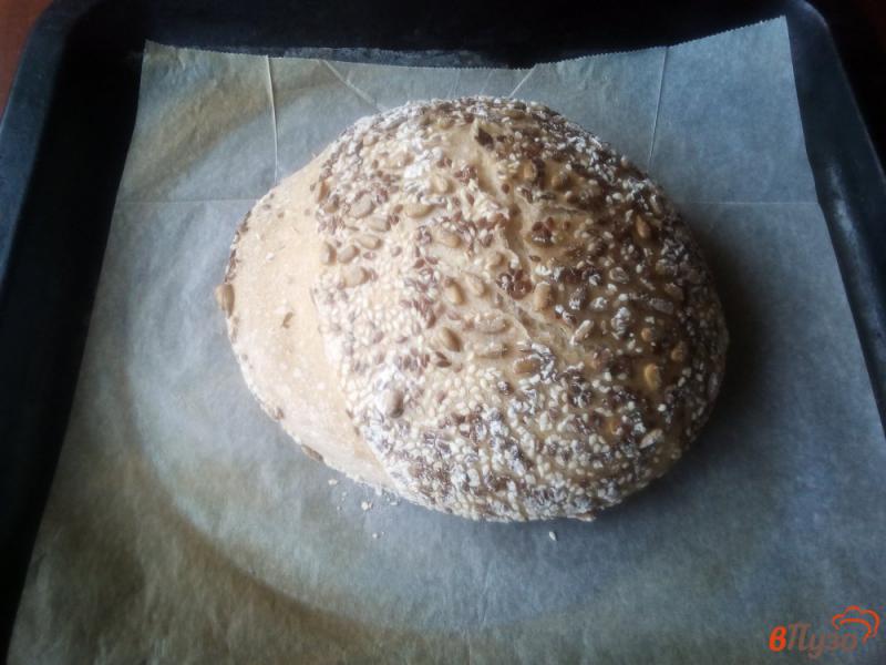 Фото приготовление рецепта: Хлеб на ржаной закваске с семенами льна кунжутом и семечками шаг №11
