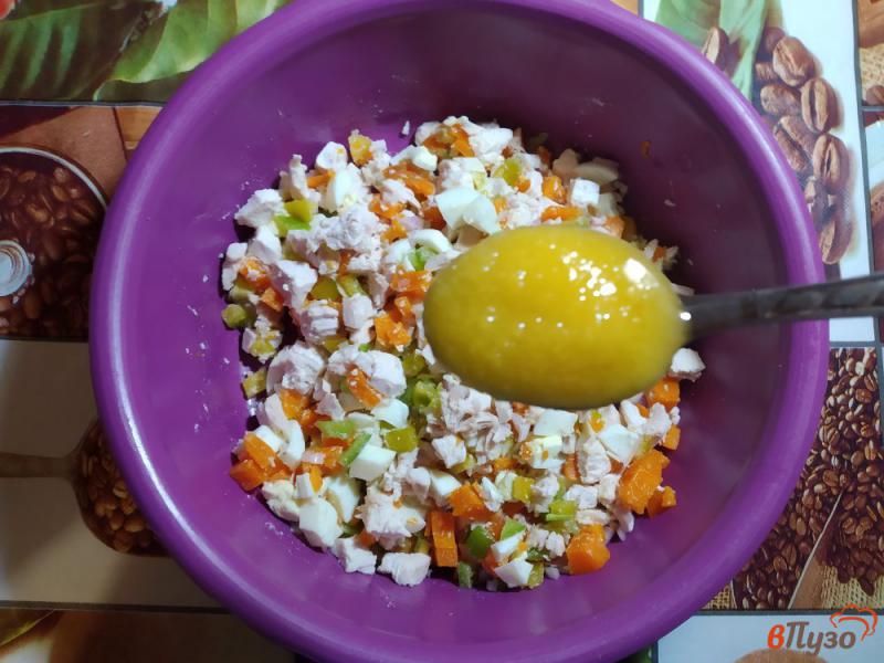 Фото приготовление рецепта: Салат из куриного филе и овощей шаг №8