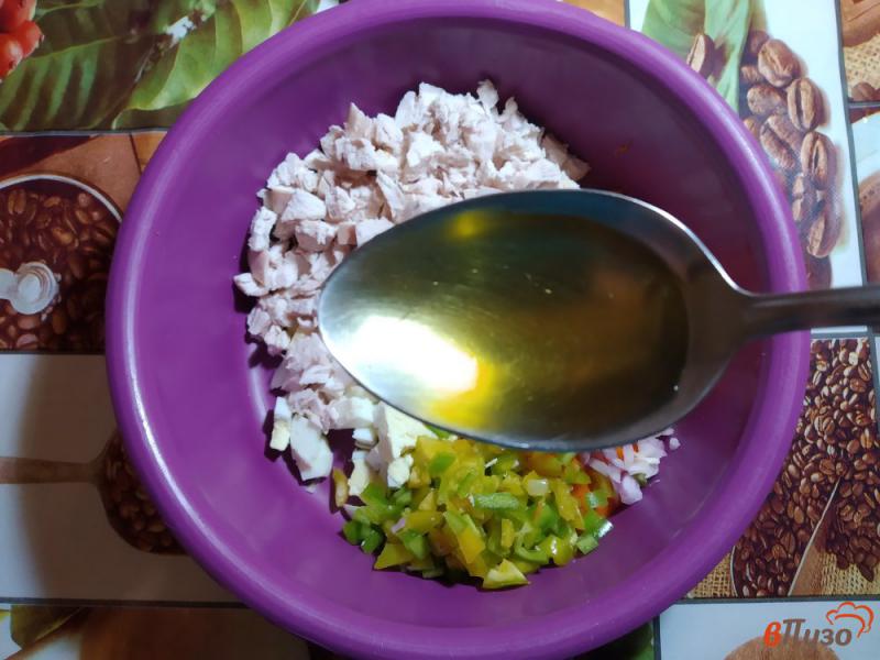 Фото приготовление рецепта: Салат из куриного филе и овощей шаг №7