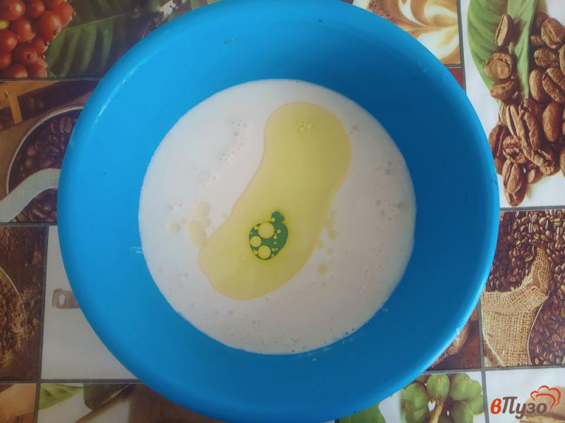 Фото приготовление рецепта: Пирог на ряженке с молоком без яиц шаг №2