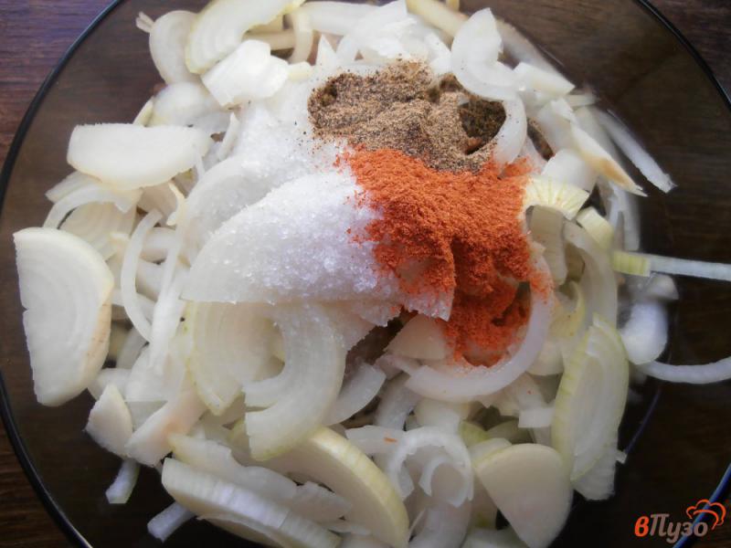 Фото приготовление рецепта: Сельдь по-корейски в томате шаг №3