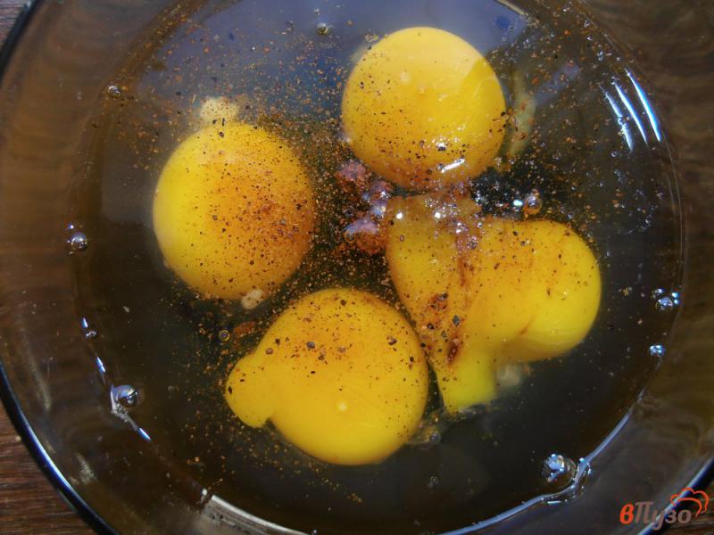 Фото приготовление рецепта: Рис с яйцами и помидорами по-китайски шаг №4