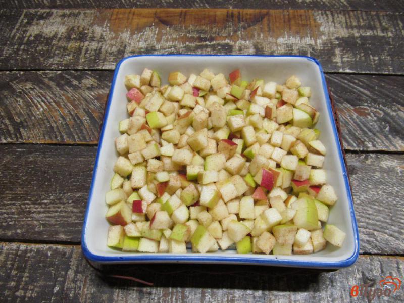 Фото приготовление рецепта: Яблочный крамбл с мороженым шаг №2