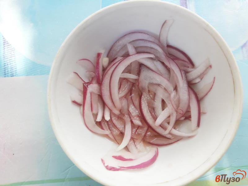 Фото приготовление рецепта: Салат с тунцом и фасолью шаг №1