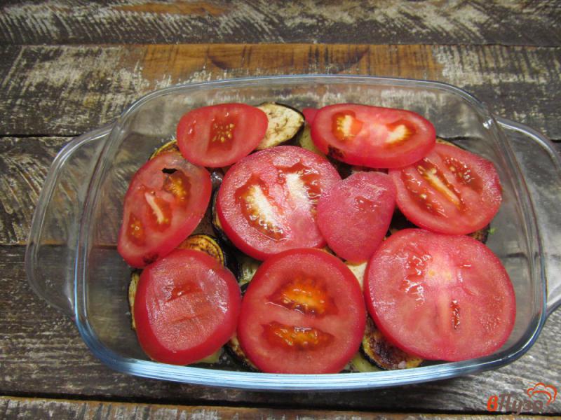 Фото приготовление рецепта: Запеченная свинина с помидорами и баклажаном шаг №5