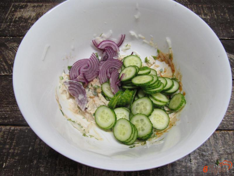 Фото приготовление рецепта: Овощной салат с редькой шаг №2
