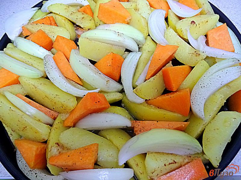 Фото приготовление рецепта: Картофель, тыква и лук запеченные шаг №5