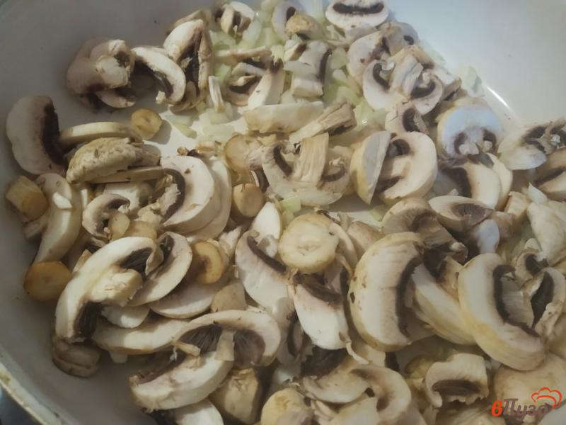 Фото приготовление рецепта: Запеканка картофельная с грибами шаг №7