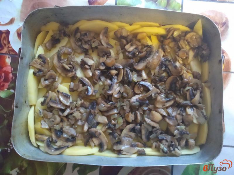 Фото приготовление рецепта: Запеканка картофельная с грибами шаг №9