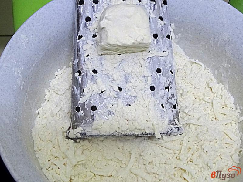 Фото приготовление рецепта: Слоёное тесто и пирожки с ним шаг №2