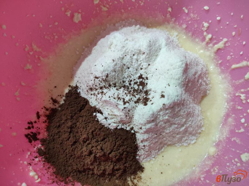 Фото приготовление рецепта: Творожное печенье с какао шаг №4