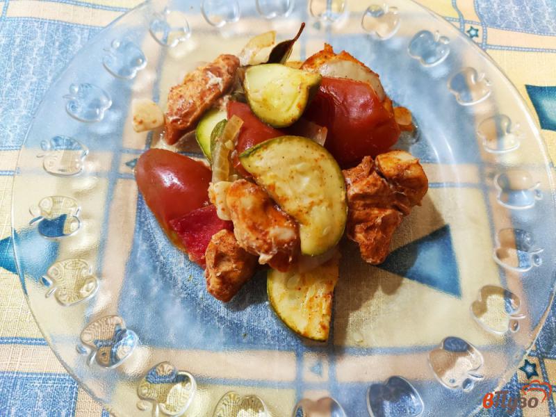 Фото приготовление рецепта: Запечённое овощное рагу с курином филе шаг №9