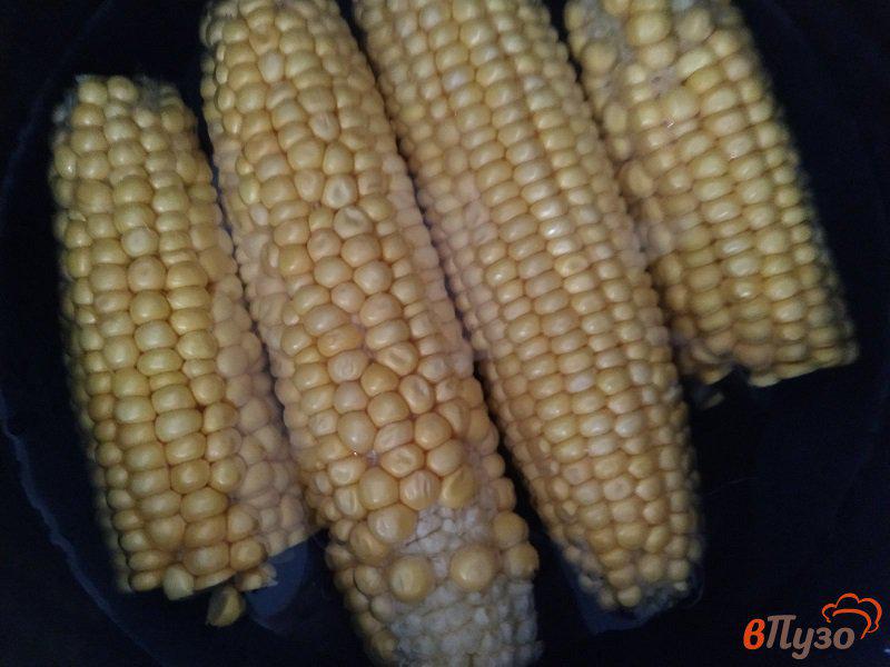 Фото приготовление рецепта: Отварная кукуруза в мультиварке шаг №4