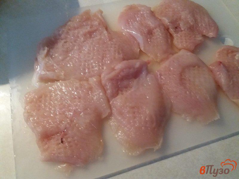 Фото приготовление рецепта: Отбивные из куриного филе в горчичном маринаде шаг №4