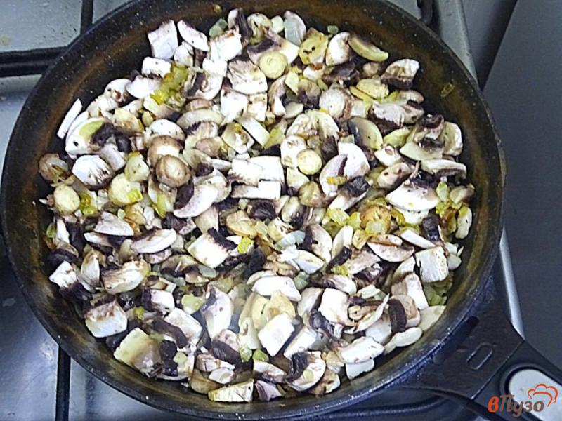 Фото приготовление рецепта: Картопляники с грибами шаг №3