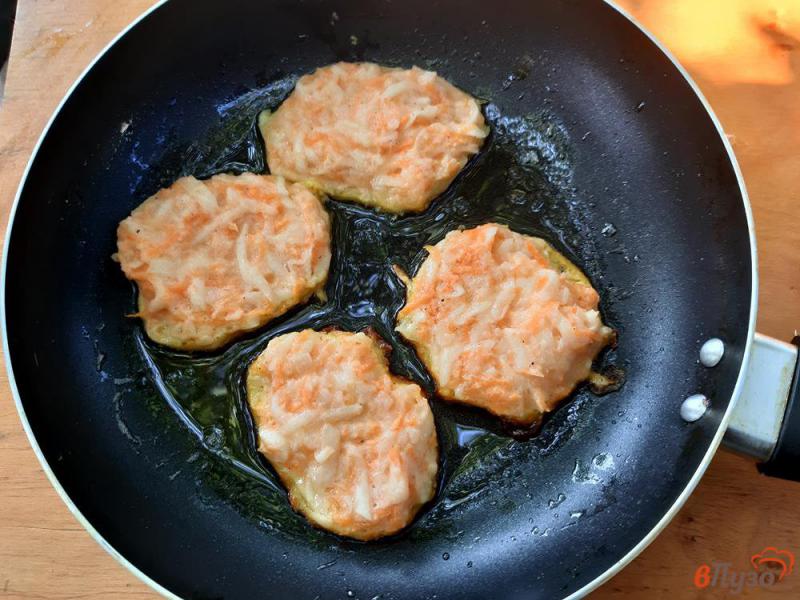 Фото приготовление рецепта: Овощные котлеты из кабачка с морковью шаг №6