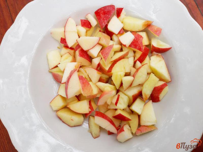 Фото приготовление рецепта: Пирожки дрожжевые с яблоками шаг №7