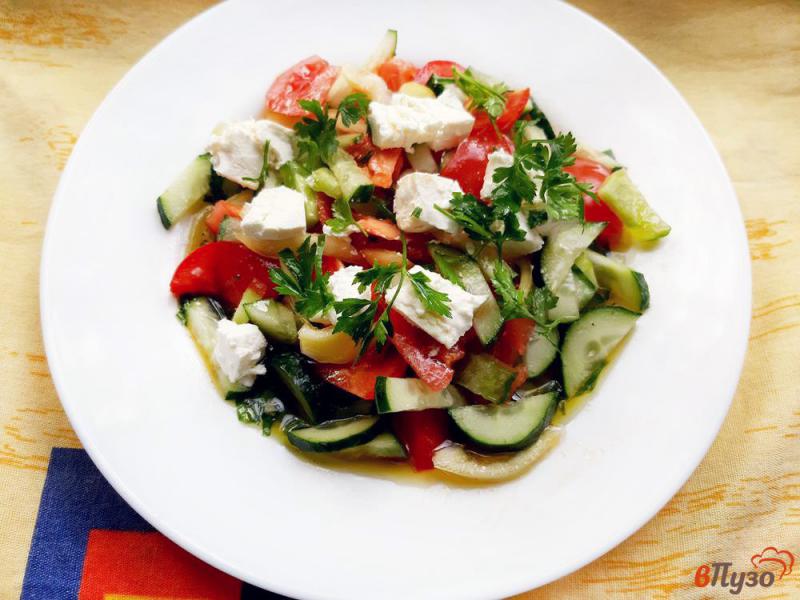 Фото приготовление рецепта: Салат овощной с фетой шаг №6