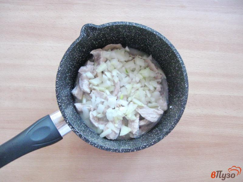 Фото приготовление рецепта: Бефстроганов из свинины шаг №3
