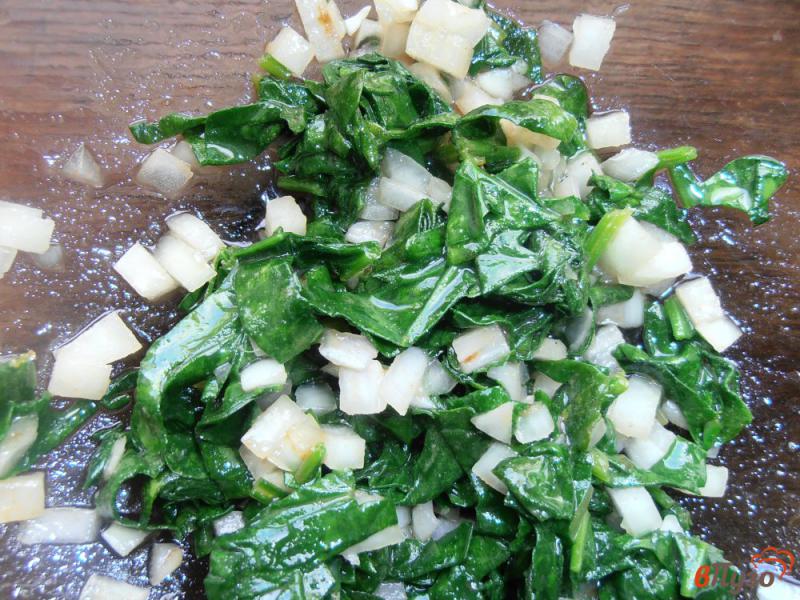 Фото приготовление рецепта: Салат из шпината с яйцами шаг №6