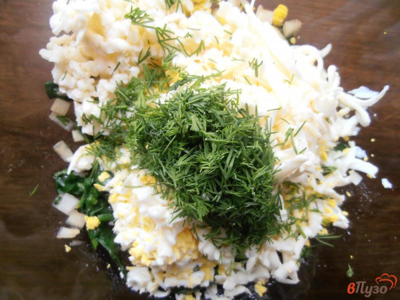 Фото приготовление рецепта: Салат из шпината с яйцами шаг №9