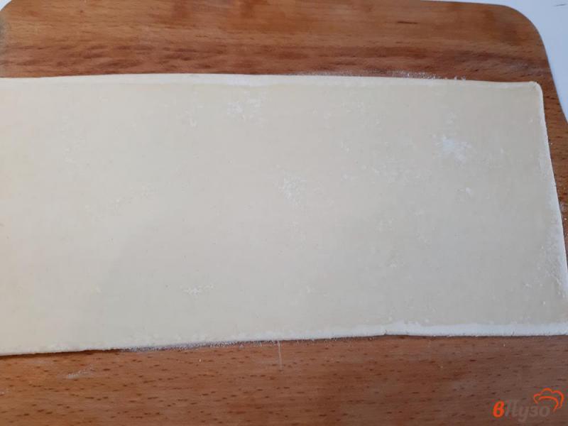 Фото приготовление рецепта: Слоеные пирожки с консервированным тунцом шаг №1