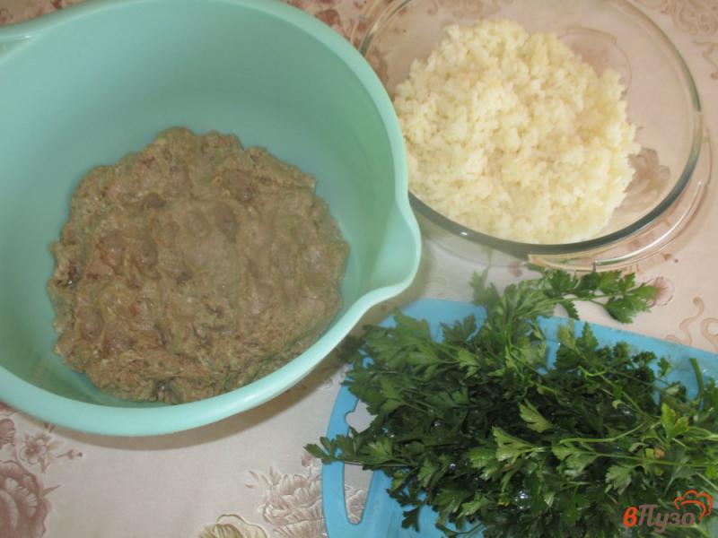 Фото приготовление рецепта: Фрикадельки в сливочно-томатном соусе шаг №1