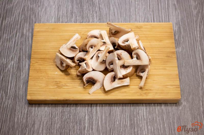 Фото приготовление рецепта: Бефстроганов с грибами шаг №4