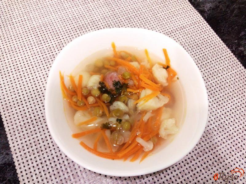 Фото приготовление рецепта: Суп из цветной капусты и охотничьих колбасок шаг №7