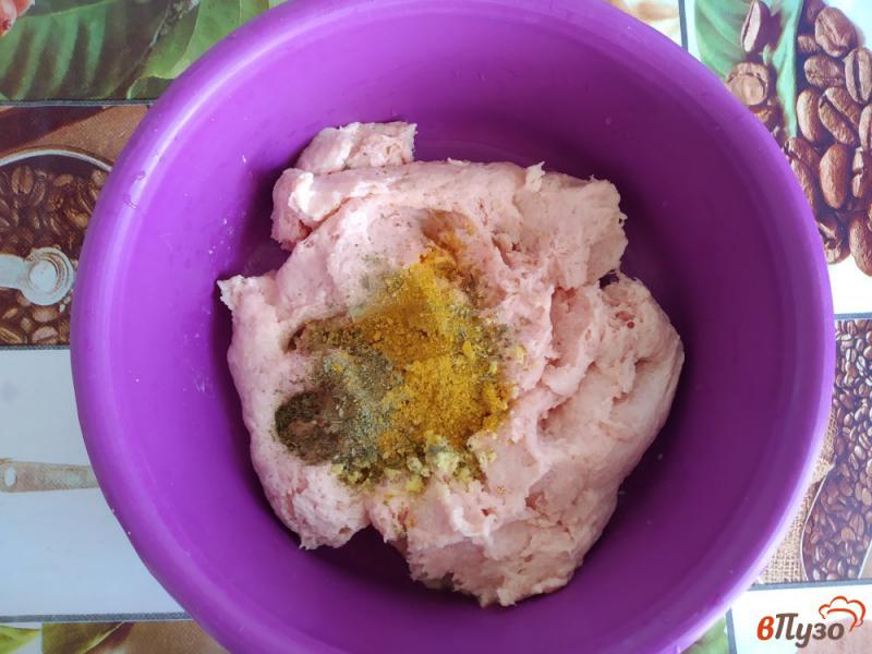 Фото приготовление рецепта: Цветная капуста запечённая с куриным фаршем в духовке шаг №4
