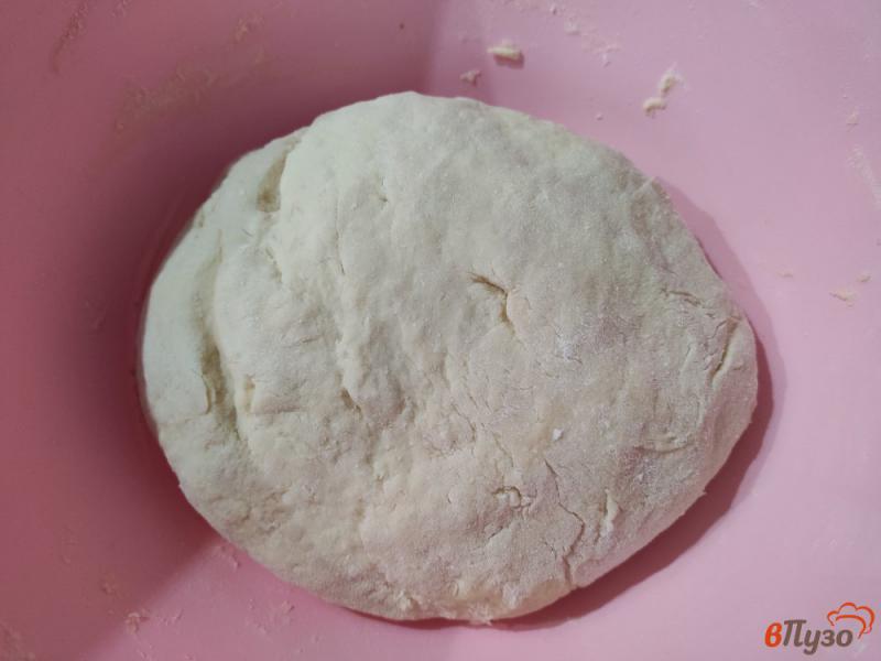 Фото приготовление рецепта: Творожно-дрожжевое тесто для пирожков шаг №7