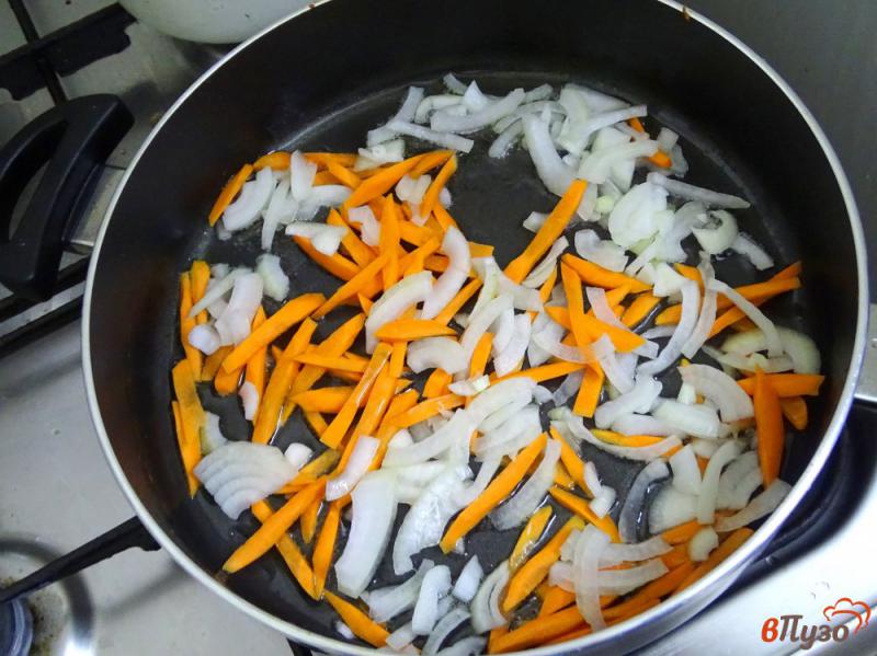 Фото приготовление рецепта: Острый фасолевый суп с рисом шаг №4