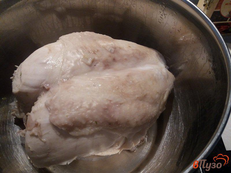 Фото приготовление рецепта: Салат мясной с горошком шаг №1