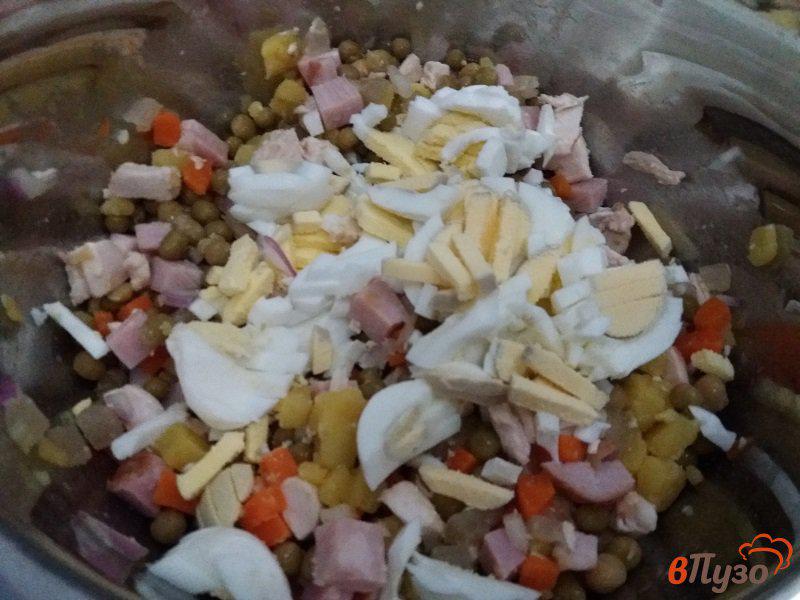 Фото приготовление рецепта: Салат мясной с горошком шаг №11