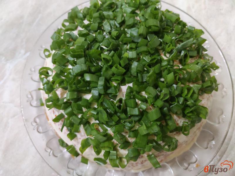 Фото приготовление рецепта: Слоёный салат с жареными шампиньонами шаг №13