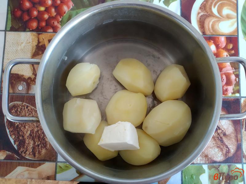Фото приготовление рецепта: Рулет из лаваша в томатном соусе шаг №2
